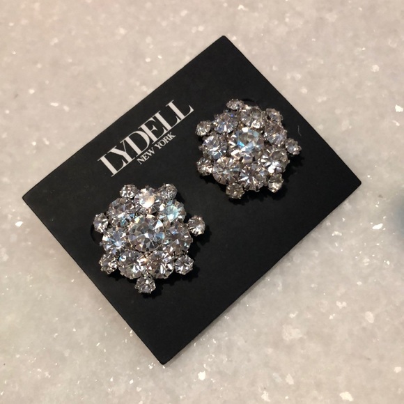 NWT Rhinestone Cluster Earrings - Picture 3 of 6